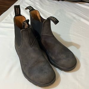 Blundstone 587 originals size 4.5